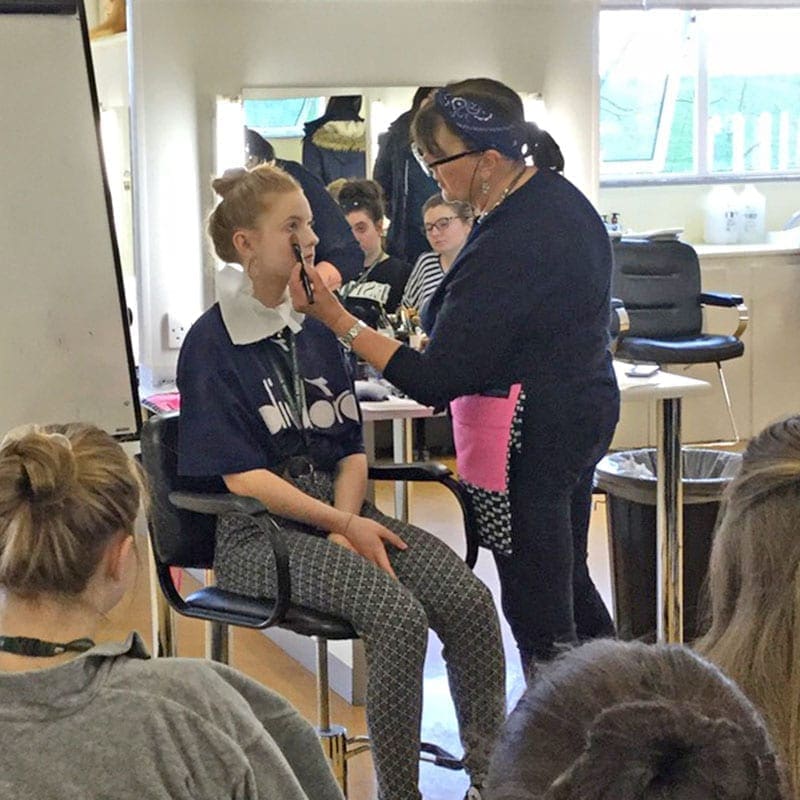film make-up demonstration 6 - brushstroke
