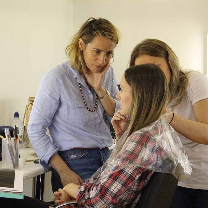 make-up tutors 12 - Brushstroke