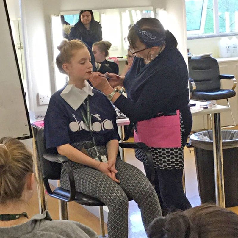 film make-up demonstration 10 - brushstroke