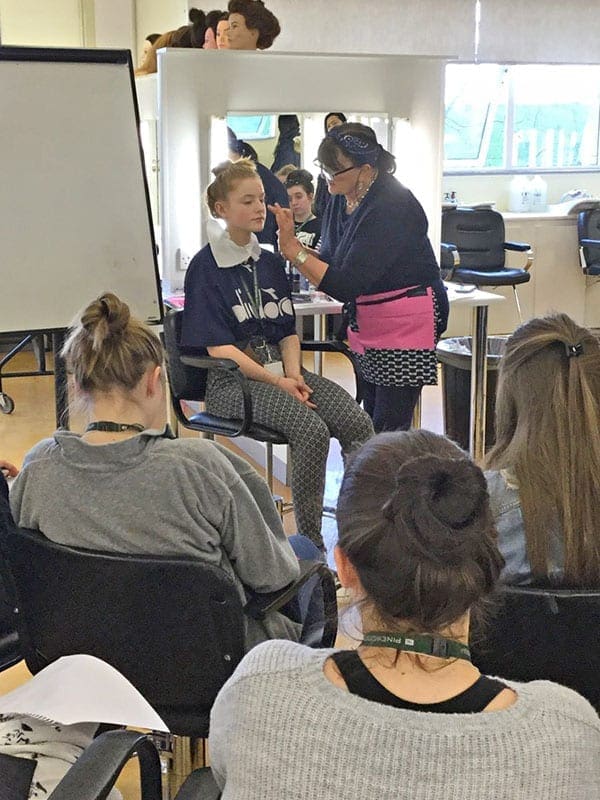 film make-up demonstration 4 - brushstroke