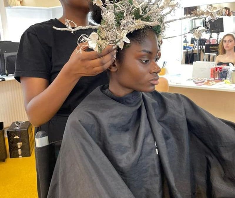 Why Not to Pick University for Makeup Training?