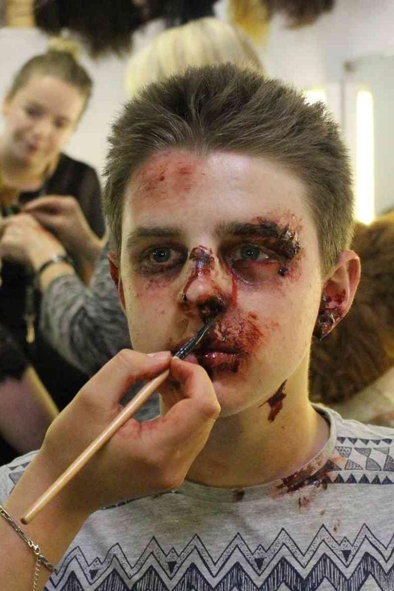 3 Day Makeup Course Boy with Cuts on Face SFX Makeup