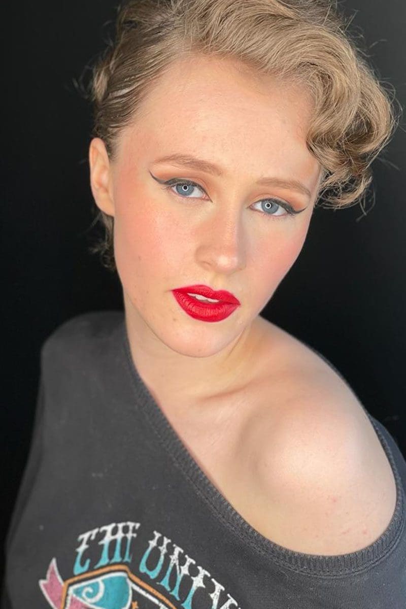 Makeup classes at Brushstroke