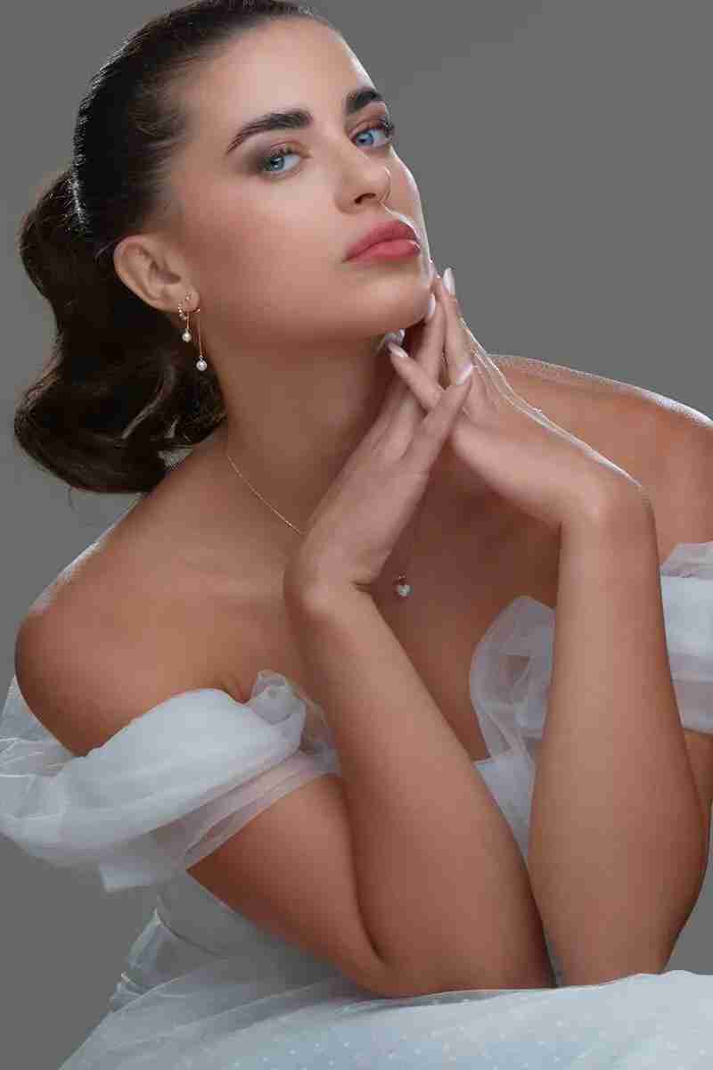 Girl with wedding pose